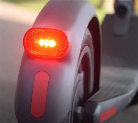 Electric Scooter Lights [Simple Guide] - EScooterNerds