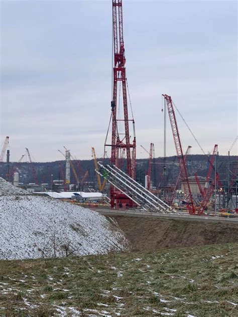 Towns and Nature: Monaca, PA: Shell building a polyethylene plant on brownland