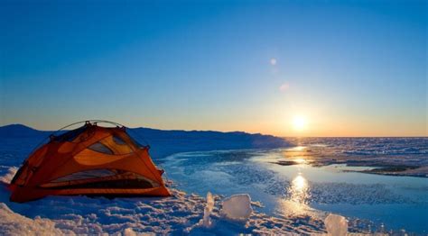 15 Best Winter Camping Tips And Tricks To Keep Warm