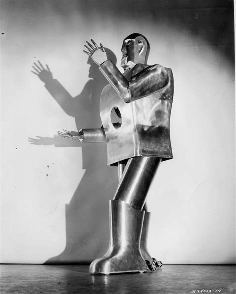 Elektro: 1939 smoking robot saved from oblivion - CNET