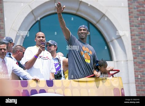 Victory parade for 2009 NBA Champion Los Angeles Lakers, June 16, 2009 Stock Photo - Alamy