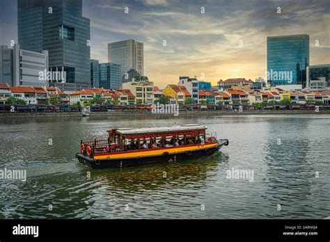 Singapore boat building hi-res stock photography and images - Alamy