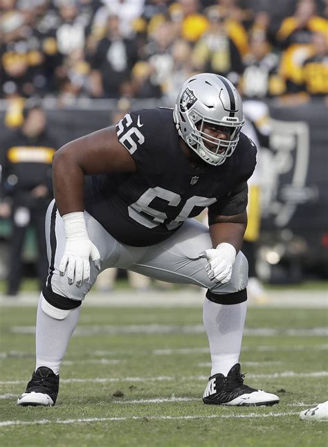 Raiders guard Gabe Jackson earns respect for playing with pain | Raiders/NFL | Sports