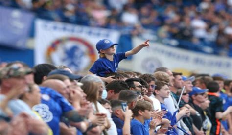 Are Chelsea fans happy? Survey ranks the happiest fans in the Premier ...