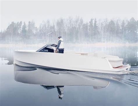 This Electric Boat from Q Yachts Looks Like a Classic Already | WERD ...