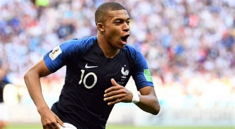 Live FIFA World Cup 2018: Mbappe scores his second goal, France 4-2 ...