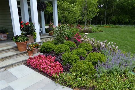 Boxwood Hedge Landscaping Ideas — Randolph Indoor and Outdoor Design