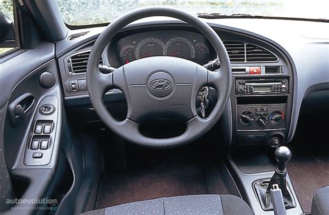 Hyundai Elantra III (XD) 2000 - 2003 Hatchback 5 door :: OUTSTANDING CARS