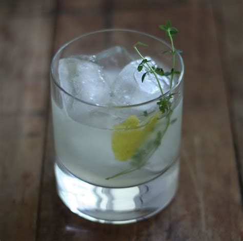 Bee's Knees: Honey Thyme Cocktail Recipe | 17 Apart