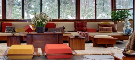 Fallingwater-LivingRoom-Winter-Interior-900x400 - Fallingwater