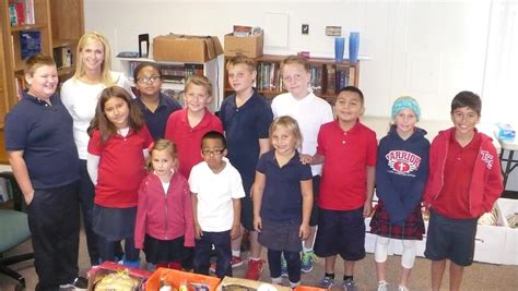 Tulare Christian School students fill 100 ‘blessing baskets’