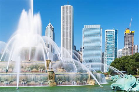 Buckingham Fountain in Chicago - Grant Park’s Watery Artwork – Go Guides