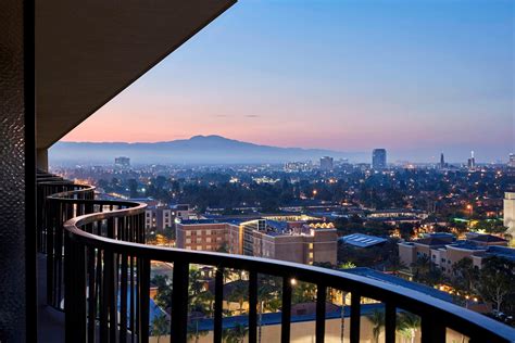 Anaheim Accommodation near DISNEYLAND® - Hotel Rooms | Anaheim Marriott