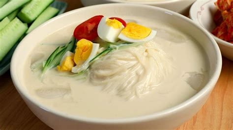 Soy Milk Noodle Soup (Kongguksu: 콩국수) - YouTube