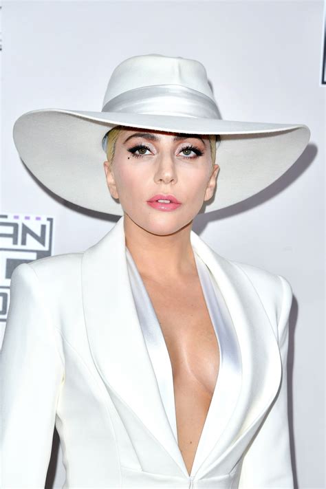 Lady Gaga's Makeup From the AMAs 2016, According to Her Makeup Artist (EXCLUSIVE) | Allure