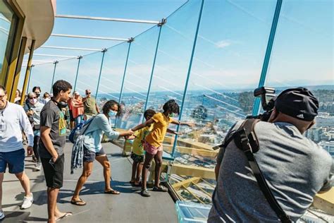 The Space Needle in Seattle tickets / tours observation tower