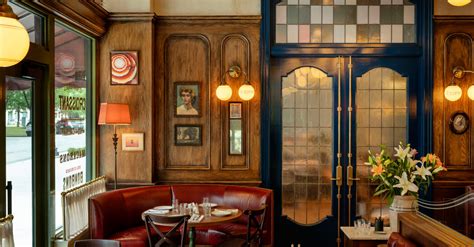 In Detroit, a French Brasserie That Feels Like a Portal to Paris - The New York Times