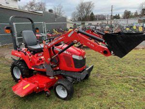 60IN MASSEY FERGUSON GC1705 COMPACT TRACTOR W/LOADER! ONLY 277 HOURS! - Lawn Mowers for Sale ...