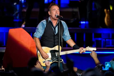 More tickets released for Bruce Springsteen Wrigley Field shows - Chicago Tribune