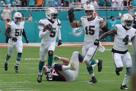 Miami Dolphins CB Jalen Ramsey Still Working His Way Back Into Form ...