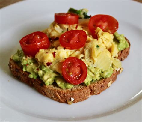 Easy Avocado Toast with Egg