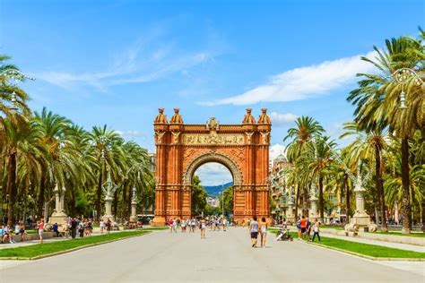 25 Best Free Walking Tours in Barcelona - TourScanner