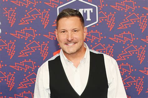 Singer Ty Herndon Comes Out as Gay