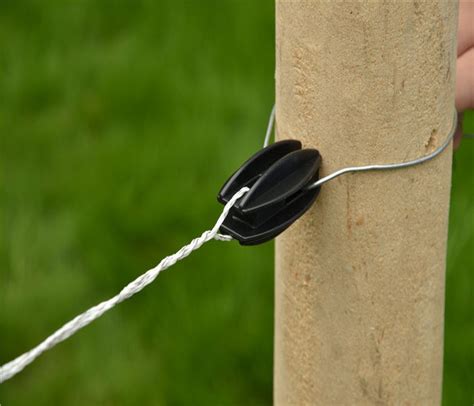 PP End Strain Electric Fence Insulators For Medium Tension Black Color With Weight 15.5g