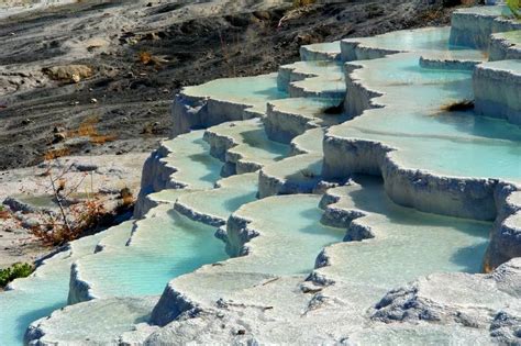 Turkey's Pamukkale thermal pools are seriously pretty and you can ...