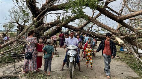 Cyclone Mocha: Early reports of 'extensive damage' as storm hits the Myanmar coast | CNN