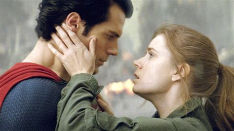 Why Henry Cavill Was So Uncomfortable Kissing Amy Adams | GIANT FREAKIN ...