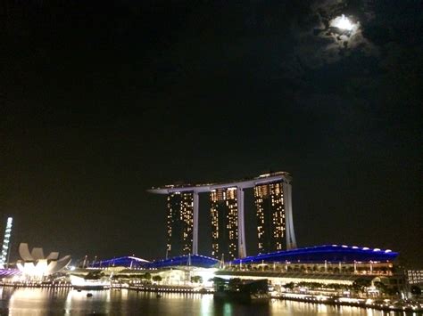 365 New Experiences – Day 9 - Fullerton Bay Hotel Rooftop Bar Today’s...