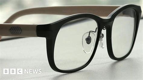 Hi-tech glasses offer alternative to bifocals - BBC News