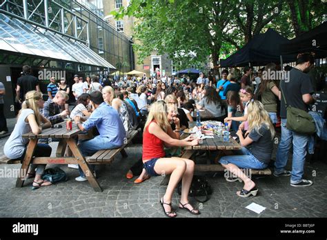 Vibe Bar, Brick Lane, Sunday Market, London UK 2009 Stock Photo - Alamy