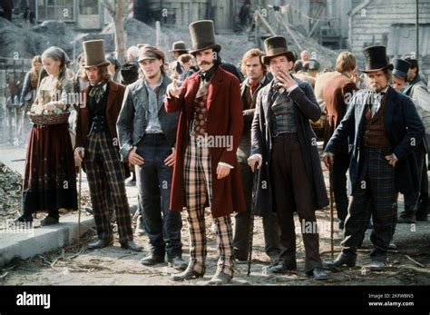 LEONARDO DICAPRIO, DANIEL DAY-LEWIS, GANGS OF NEW YORK, 2002 Stock Photo - Alamy