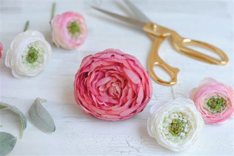 How to DIY a Wrist Corsage for Your Wedding Day