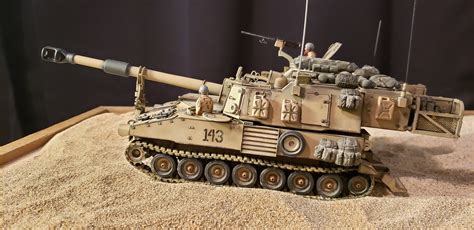 US Self-Propelled Howitzer M109A6 Paladin -- Plastic Model Military ...