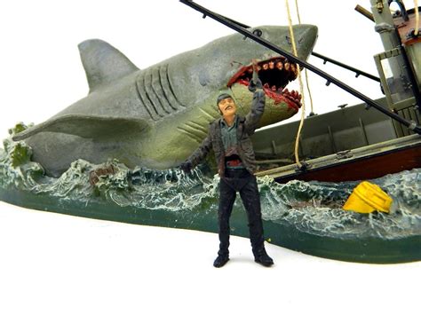 FIGURE FLASHBACK: McFarlane Toys JAWS Box Set | Figures.com