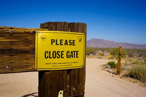 Please Close The Gate Sign Free Stock Photo - Public Domain Pictures
