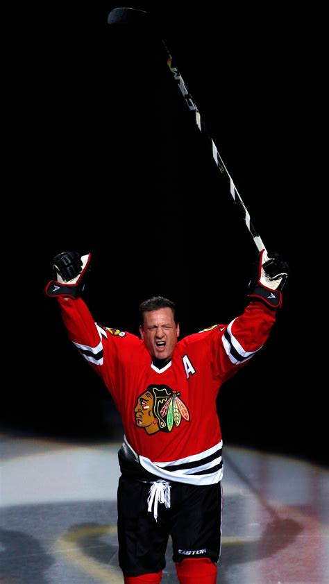 Jeremy Roenick talks about his favorite Chicago things and reveals who is the best hockey player ...