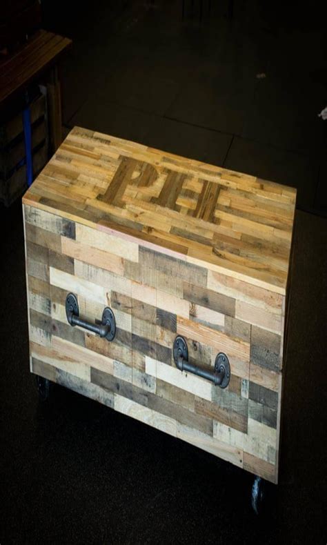 Custom Build Pallet Coffee Table - 101 Pallets