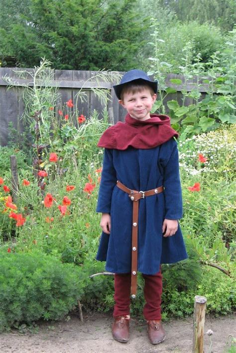 June 2009 | Medieval clothing, Medieval costume, Historical costume