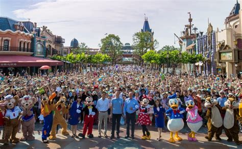 Shanghai Disneyland Introduces New Seasonal Pass - Travel to the Magic