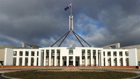 Australia parliament hit by cyber-hack attempt - BBC News