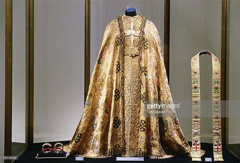 The Sovereign's Coronation Robes In The Tower Of London. | Fashion, Tower of london, Kimono top