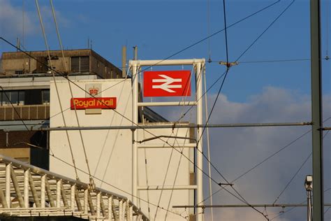 Geometric Shapes at East Croydon © Peter Trimming :: Geograph Britain and Ireland