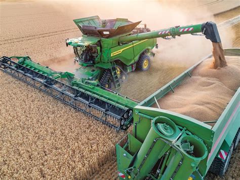 Combine Tractor: The Power Behind Modern Agriculture | Estes ...