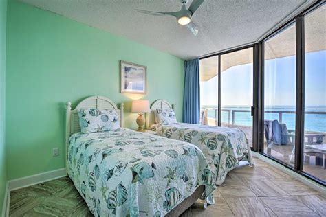 Beachfront Destin Condo W/resort Pool & Spa! in Destin w/ 3 BR (Sleeps6)