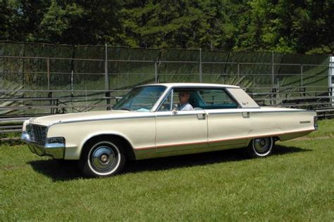 1965 Chrysler New Yorker - Information and photos - MOMENTcar