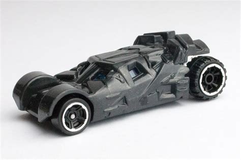 Batman Begins Batmobile (3/6) – Modelmatic